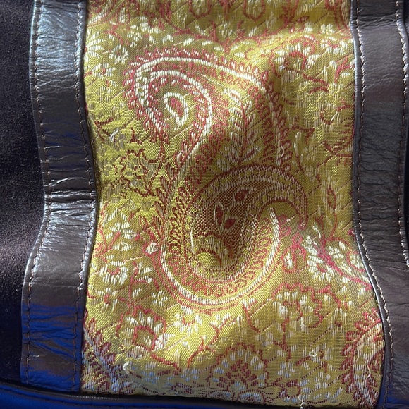 Gorgeous The mango tree made in India clutch purse with green satin inside - Picture 4 of 4